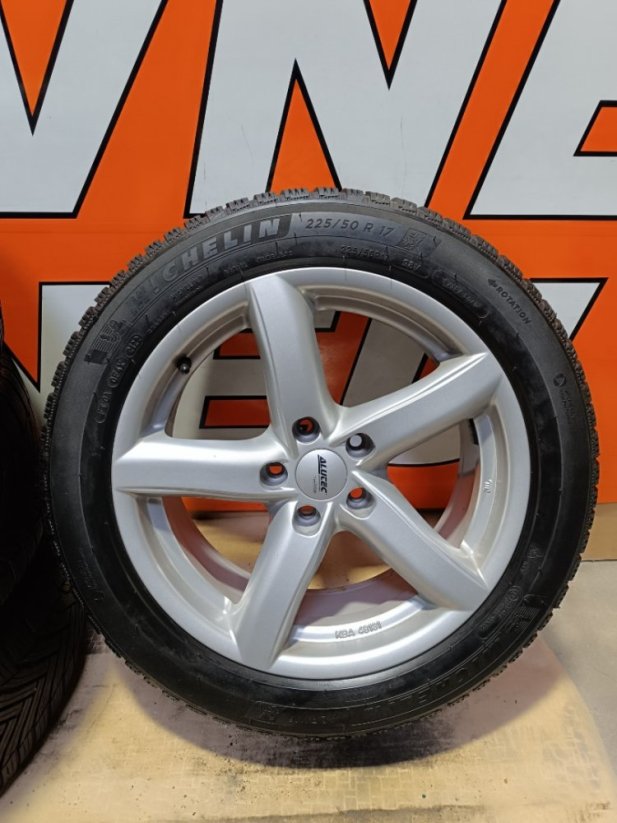 Alutec, 7,5x17'', 5x112, ET28 zimní pneu 225/50R17