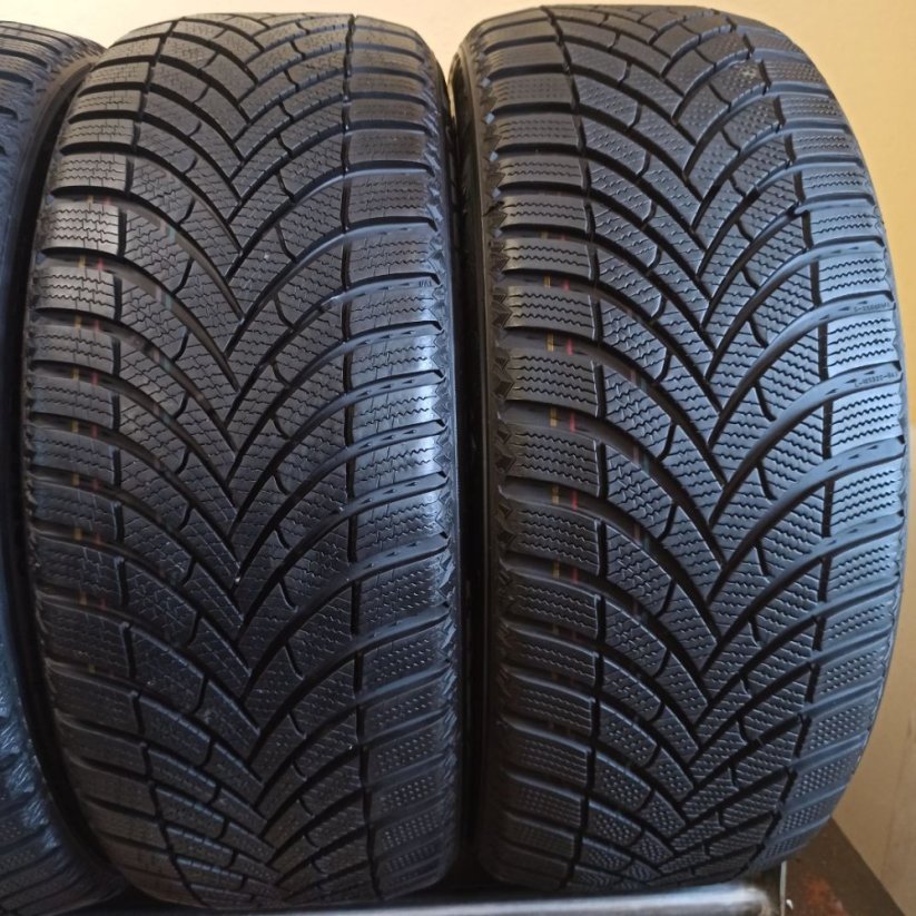 Semperit 225/45 R19 96V 8mm (Bazarové)