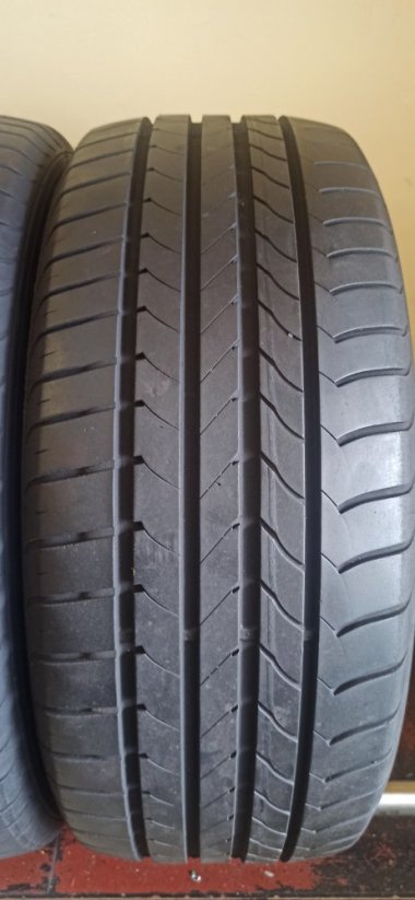 Goodyear Efficient Grip 215/50 R17 91V 5,5 mm (Bazarové)