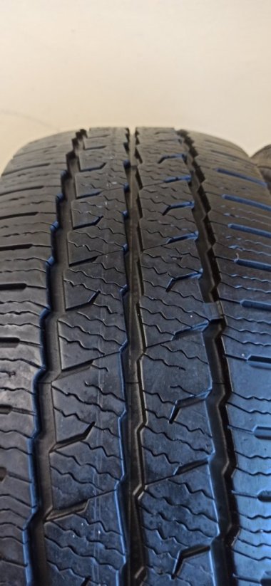 Maxxis 215/60/17C 109/107H 1x7,5mm, 1x6,5mm (Bazarové)