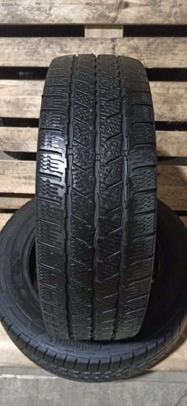Continental 215/60 R17C 109/107T 4,5-5mm (Bazarové)