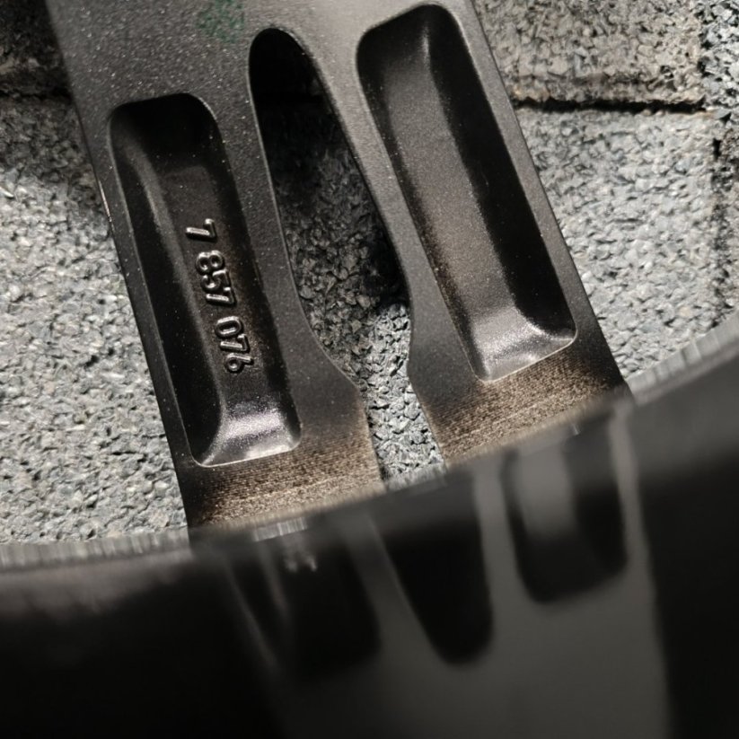 Alu kola BMW M5 (F90) dvourozměr 9,5'' + 10,5x19''