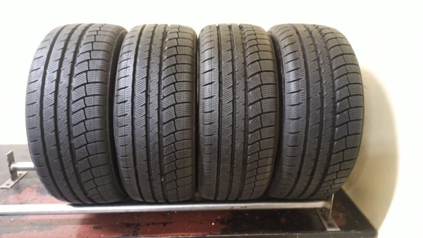 Davanti Wintoura+ XL 205/40 R17 84V 8,5 mm (Bazarové)