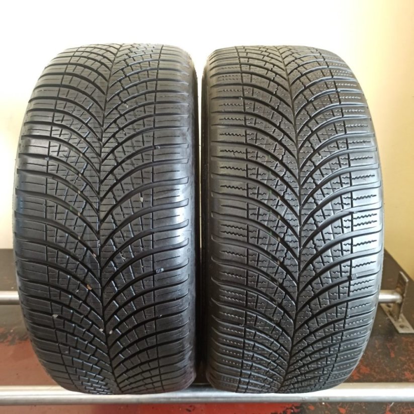 Goodyear 215/40 R18 89W 1x6,5-7,5mm 1x5,5-6mm (Použité)