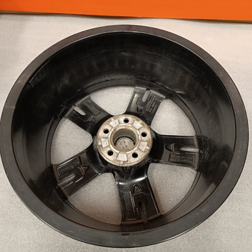 Originální alu kola na Audi A6, S6, 8Jx19'' , ET39