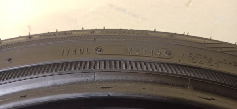 Falken 265/40 R22 106Y 4,5-5,5mm (Použité)