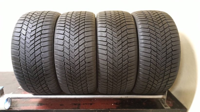 Davanti Alltoura 4-Seasons 235/35 R19 91Y 7-7,5 mm (Použité)