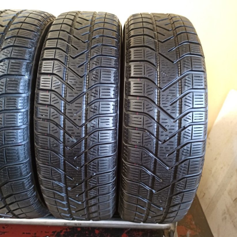 Pirelli 175/65 R15 88H 1x6,5mm; 3x5,5mm (Bazarové)