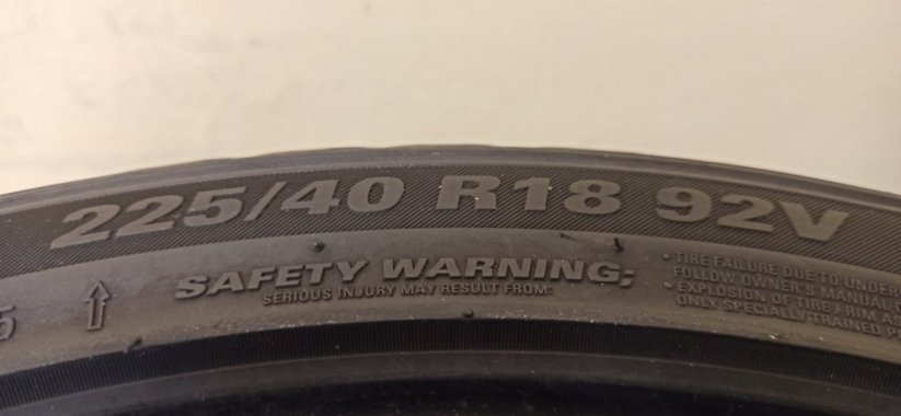 KUMHO WinterCraft WP71 225/40 R18 92V 6 - 7 mm (Bazarové)