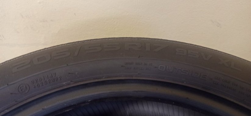 Nokian WR A4 205/55 R17 95V 4,5 - 5,5 mm (Použité)