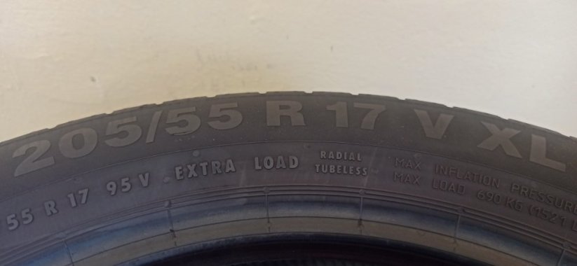 Continental 205/55 R17 95V 6-6,5 mm (Bazarové)