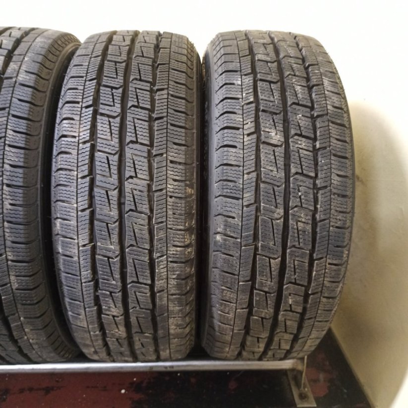 Davanti Wintoura Van 215/60 R17C 109/107T 9,5-10mm (Bazarové)