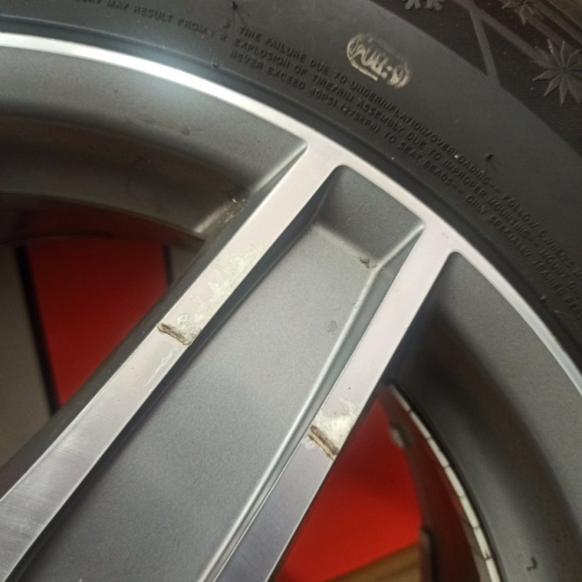 ALU kola Ronal 5x112, ET45, zimní pneu 235/60 R17