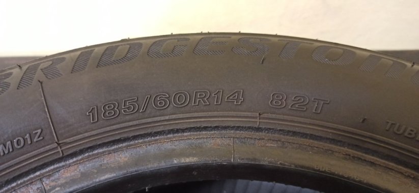 Bridgestone Blizzak LM001 185/60 R14 82T 5,5 mm (Bazarové)