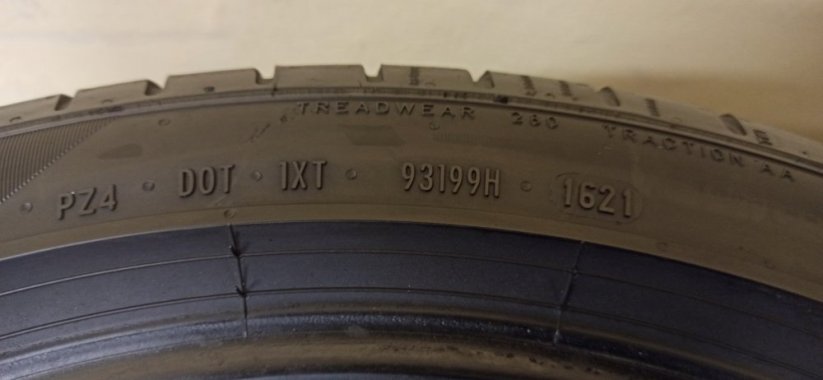 Pirelli P Zero RSC 245/40 R19 98Y 5,5 mm (Bazarové)