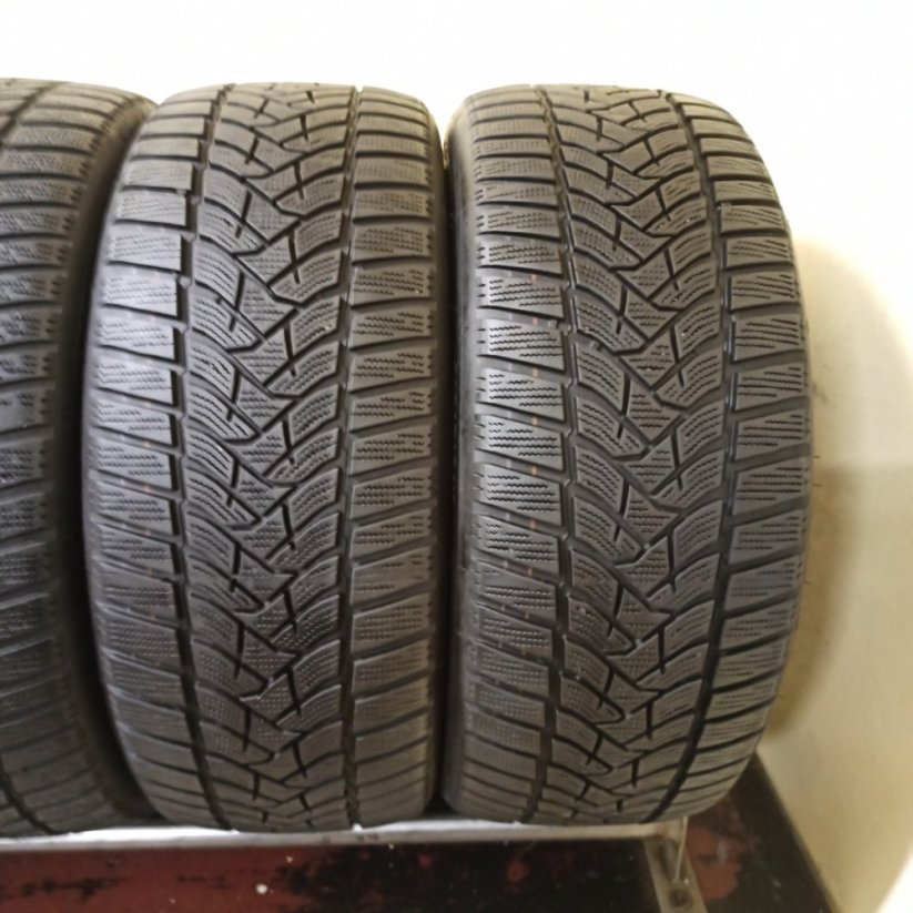 Dunlop Winter sport 5 225/45 R18 95V 4 - 6 mm (Použité)