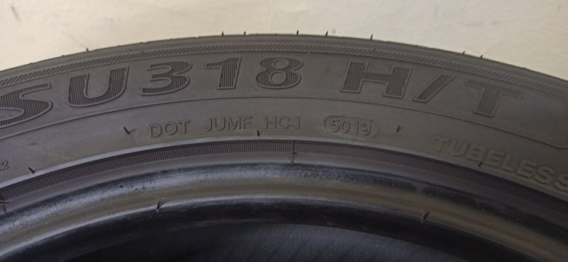 Goodride 235/55 R18 100V 1x6,5mm 1x5,5mm (Bazarové)
