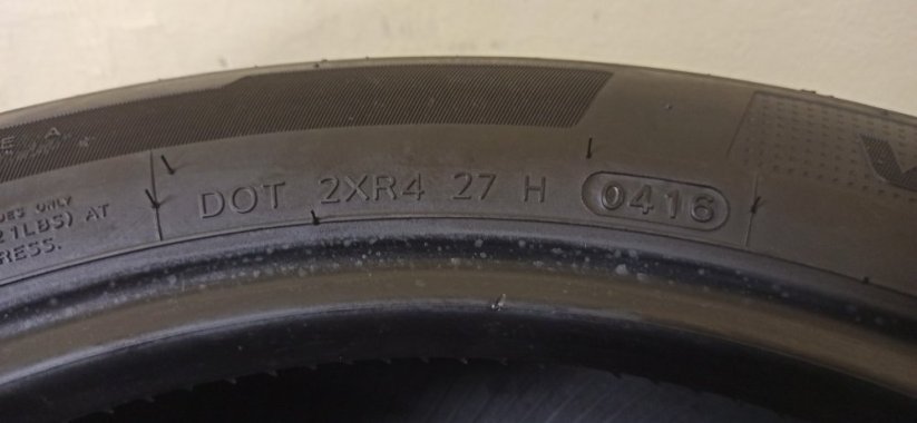 Hankook Ventus S1 Evo 2 245/45 R17 95W 4,5-5mm (Bazarové)