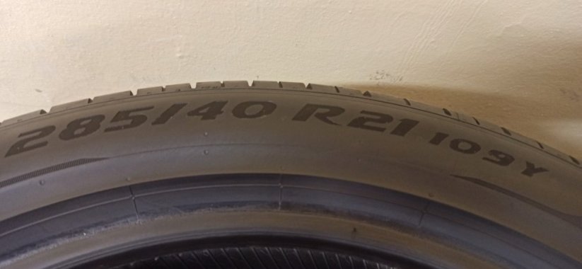 Pirelli P Zero 285/40 R21 109Y 4,5 - 5 mm (Bazarové)