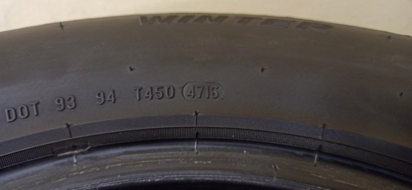 Pirelli Winter Sottozero 215/60 R16 95H 4 - 5 mm (Bazarové)