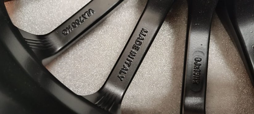 Dvourozměrné disky MAK 8Jx19'' ET38 + 9Jx19'' ET50