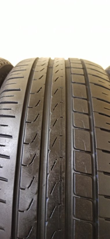 Pirelli Cinturato Seal Inside 215/55 R17 94W 5 mm (Použité)