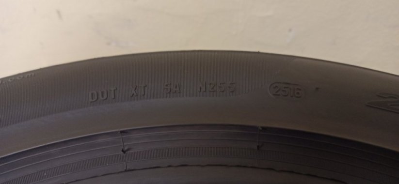 Pirelli 255/45 R19 100Y 5,5-6,5mm (Bazarové)