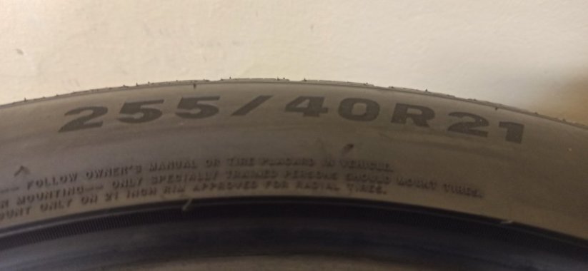 Gripmax Status Pro Winter 255/40 R21 102V 7 mm (Bazarové)