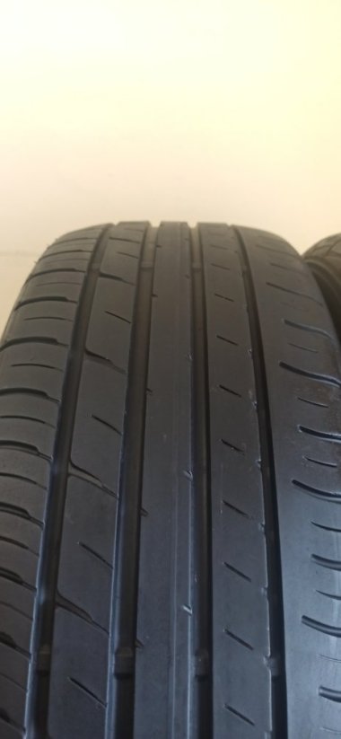 Falken Ziex 215/65/17 99V 1x 5-5,5mm a 1x 4,5-5mm (Použité)