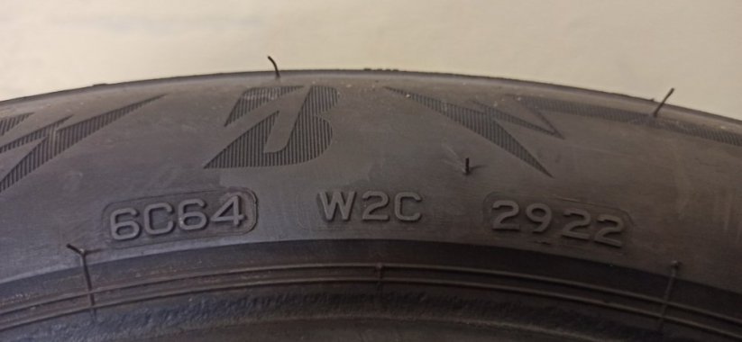 Bridgestone Blizzak LM005 165/65 R15 81T 6,5-7,5mm (Použité)