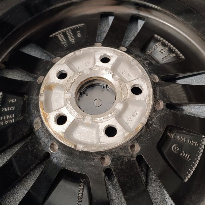 ALU kola Volkswagen Golf / e-Golf 205/55 R16