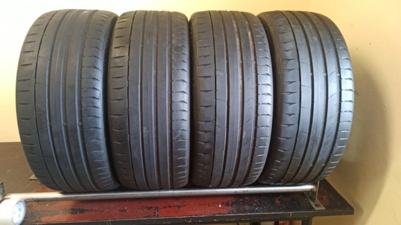 Continental 245/45 R19 102Y 2x 4,5-5mm a 2x 3-4mm (Bazarové)