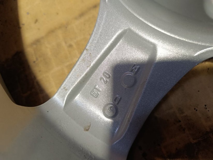 Alu kola Platin 4x108 ET20 + zimní pneu 195/55 R16