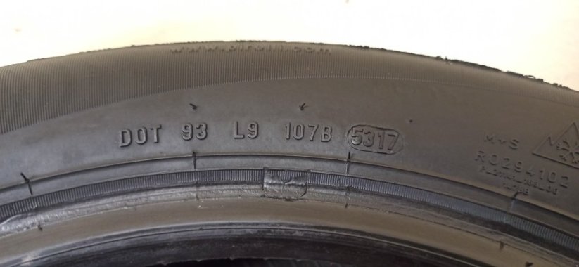 Pirelli 175/65 R15 88H 1x6,5mm; 3x5,5mm (Bazarové)