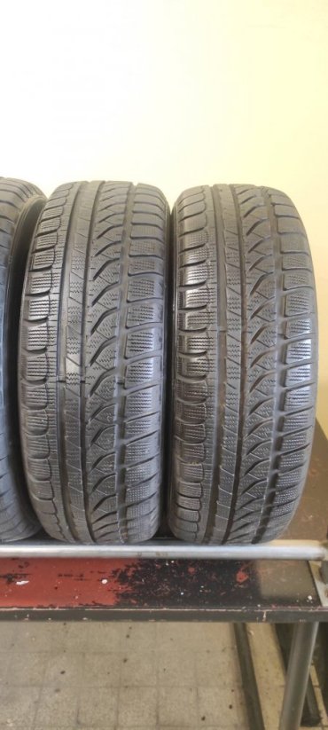 Dunlop 185/60 R15 88T 5-5,5mm (Bazarové)