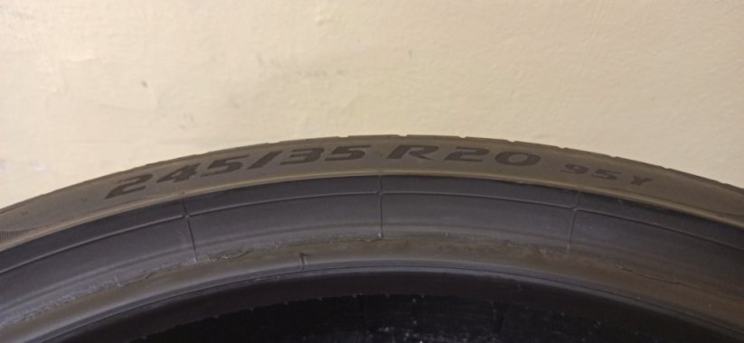 Pirelli P Zero 245/35 R20 95Y 4-5mm (Bazarové)