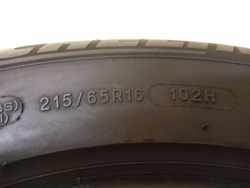 Michelin 215/65 R16 102H 6mm ZÁNOVNÍ (Použité)