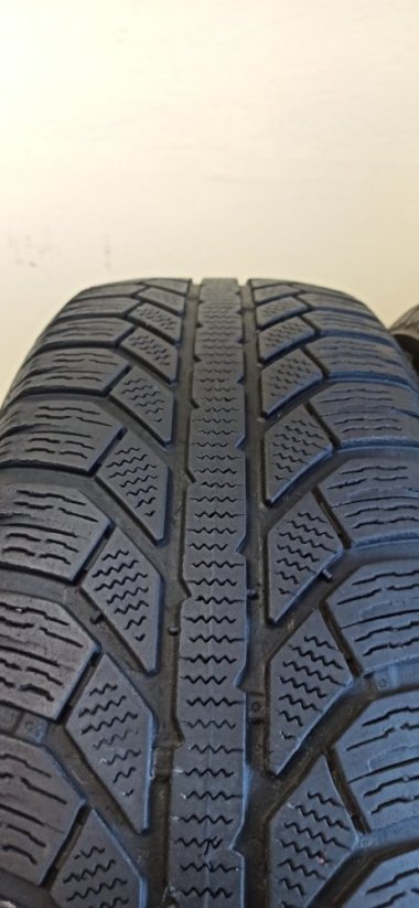 Semperit 215/65 R17 99H 1x6,5-7,5mm; 3x4-5mm (Bazarové)