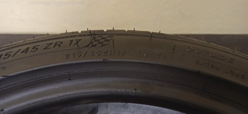 Michelin Pilot Sport 4 215/45 R17 91Y 7 mm (Bazarové)