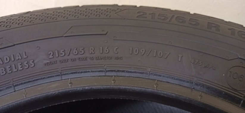 Continental 215/65 R16C 109/107T 5,5mm (Bazarové)