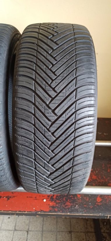 Hankook 225/45 R17 94W 5,5-6,5mm (Bazarové)