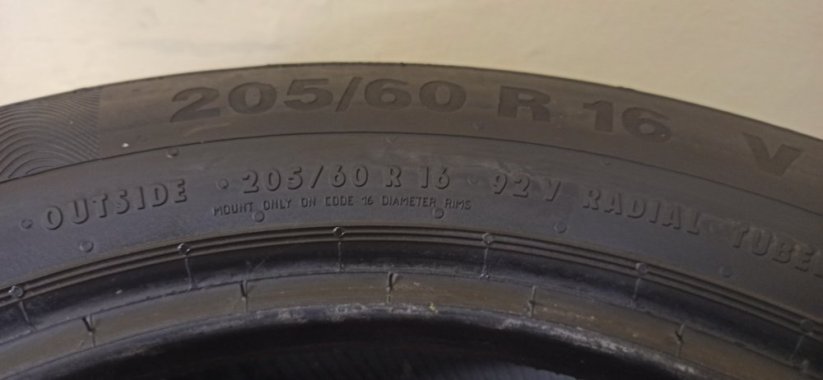 Continental PremiumContact 5 205/60 R16 92V 4,5 mm (Použité)