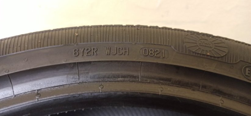 Platin 235/40 R18 95Y 6,5-7,5mm (Bazarové)
