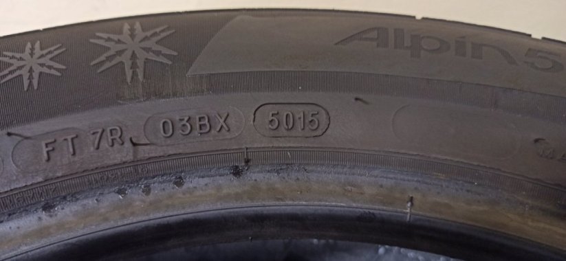 Michelin Alpin 5 205/60 R16 96H 4 - 4,5 mm (Bazarové)