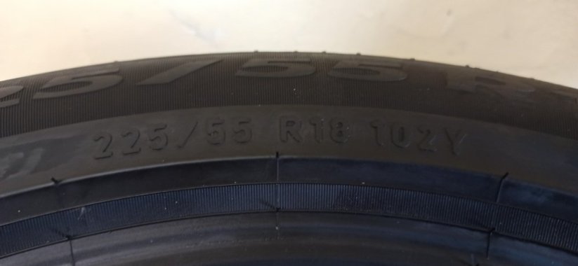 Pirelli 225/55 R18 102Y 5,5mm (Použité)