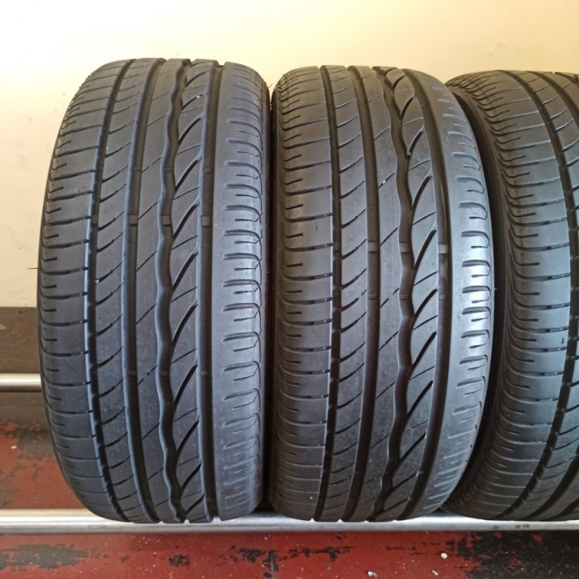 Bridgestone 215/45 R16 86H 6,5mm (Bazarové)