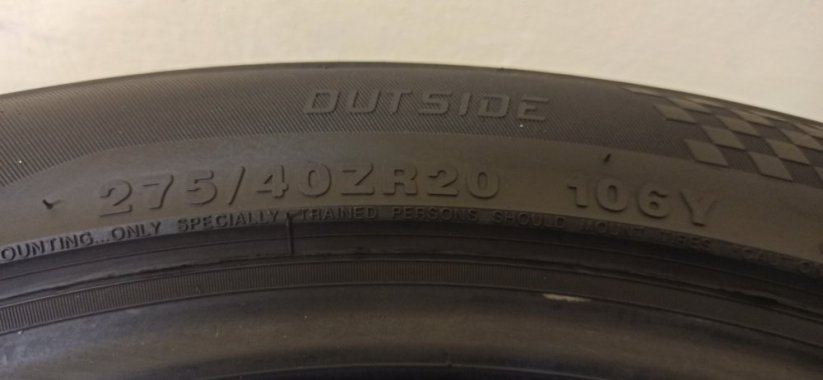 Dvourozměrné letní pneu 275/40 R20 + 315/35 R20 (Použité)