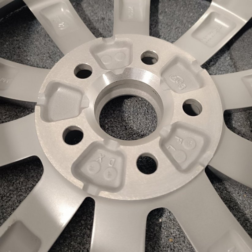 Originální alu kola Volkswagen Polo 6Jx16'', 5x100 (Bazarové)
