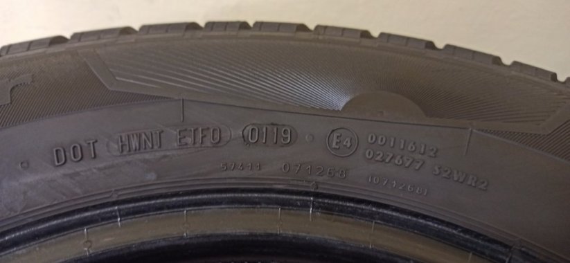 Continental Vanco Camper 215/70 R15CP 109R 7-8 mm (Použité)