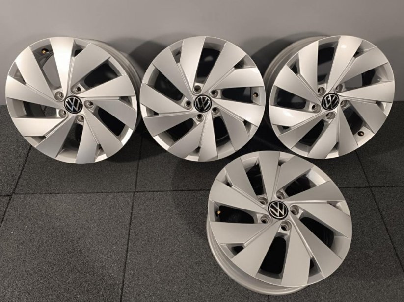 Originální alu kola Volkswagen Golf VIII, R17 ET46